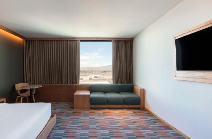 hilton garden inn guadalajara airport