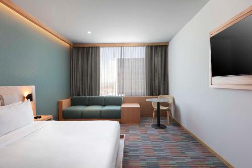 hilton garden inn guadalajara airport