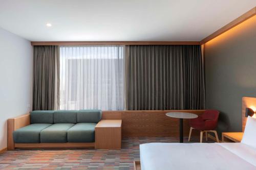 hilton garden inn guadalajara airport