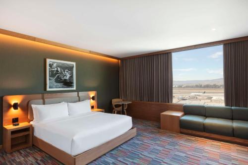 hilton garden inn guadalajara airport