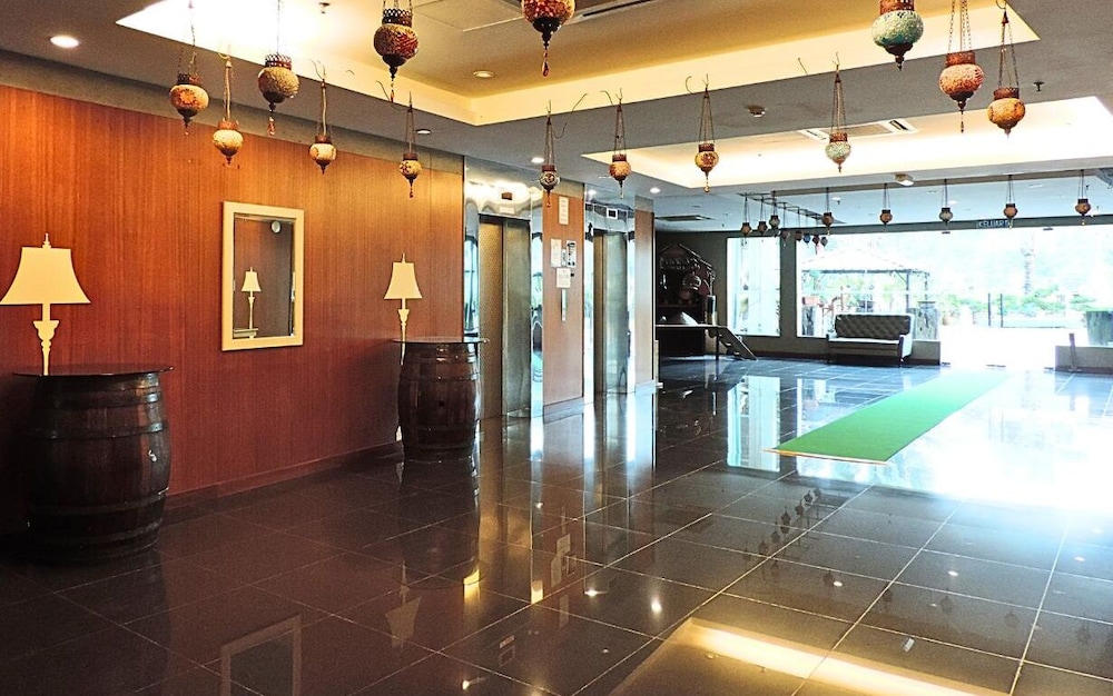 anylodge waterfront marina island pangkor