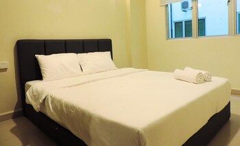 anylodge waterfront marina island pangkor