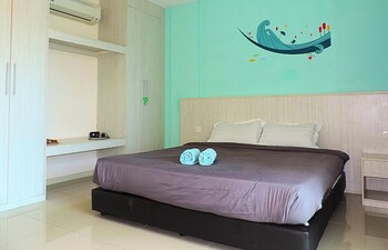 anylodge waterfront marina island pangkor