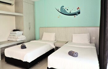 anylodge waterfront marina island pangkor