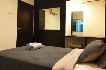 anylodge waterfront marina island pangkor