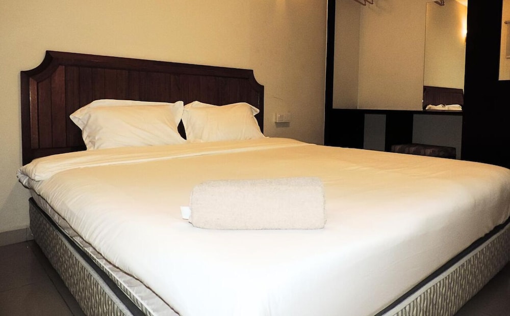 anylodge waterfront marina island pangkor