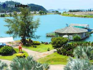 anylodge waterfront marina island pangkor