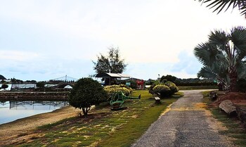anylodge waterfront marina island pangkor