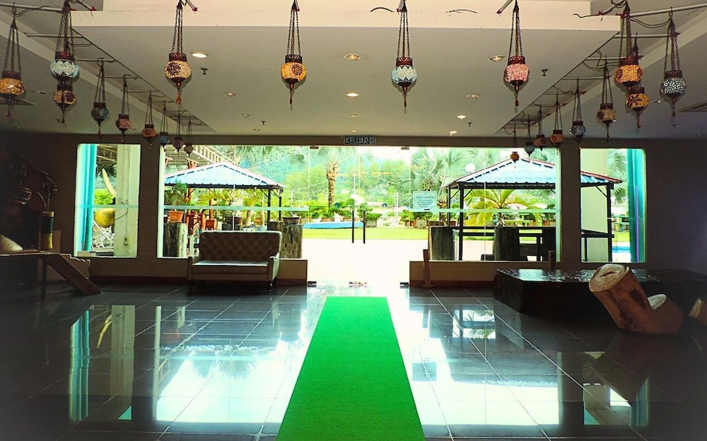 anylodge waterfront marina island pangkor