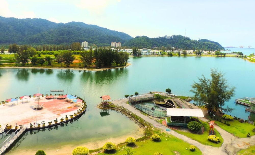 anylodge waterfront marina island pangkor
