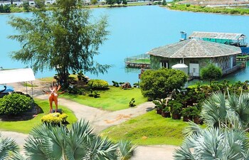 anylodge waterfront marina island pangkor