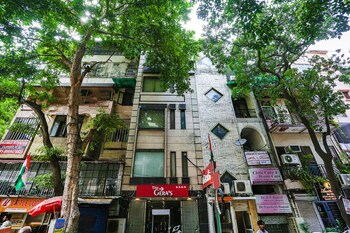 Via Gera’S,Nehru Place,4 star