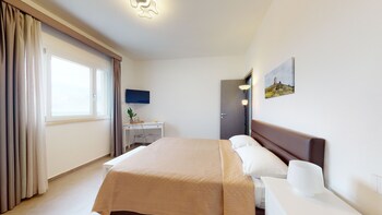 villa aries torre di manfria hill