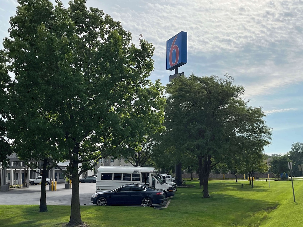 studio 6 suites lafayette in