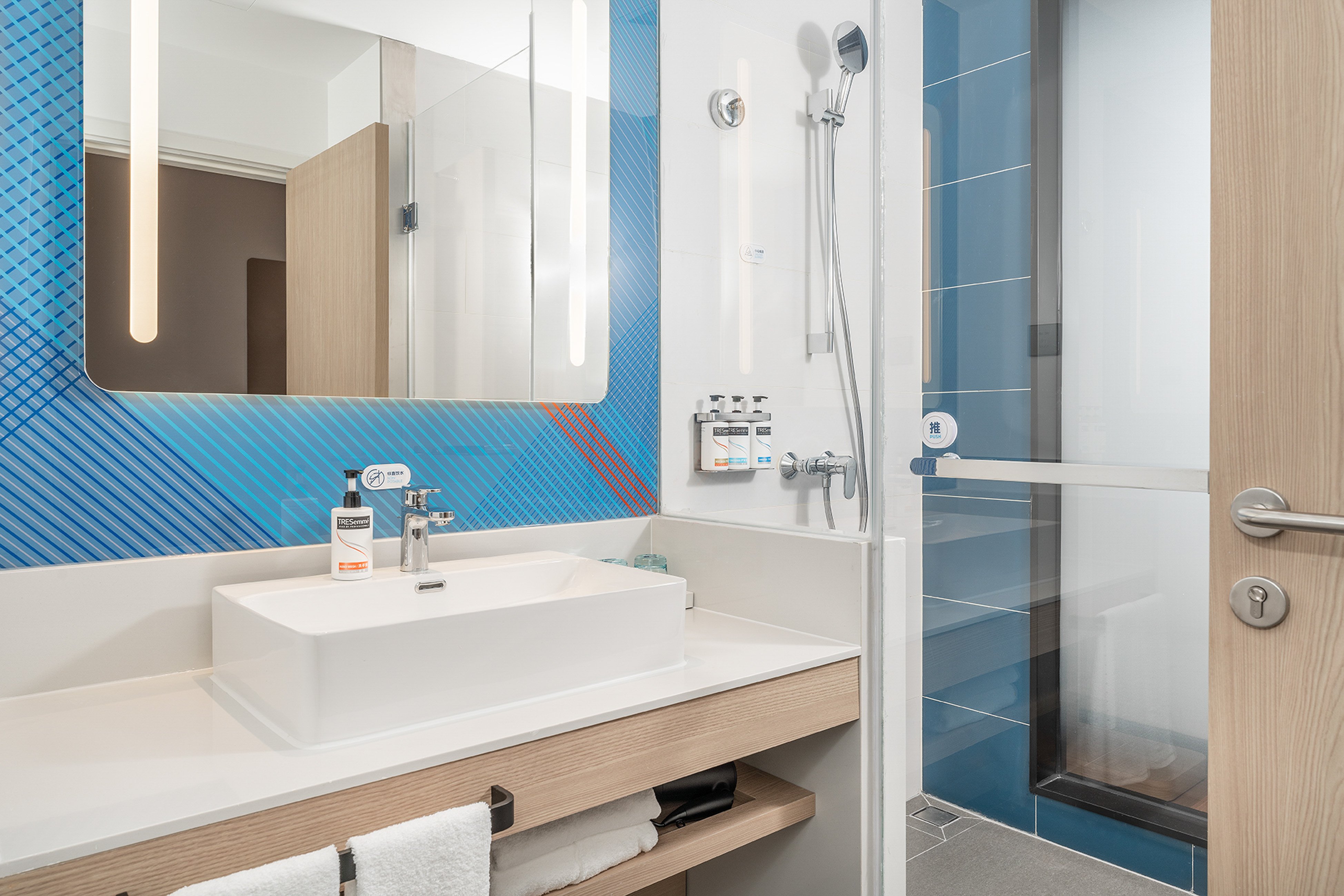 holiday inn express dangdong city center an ihg hotel