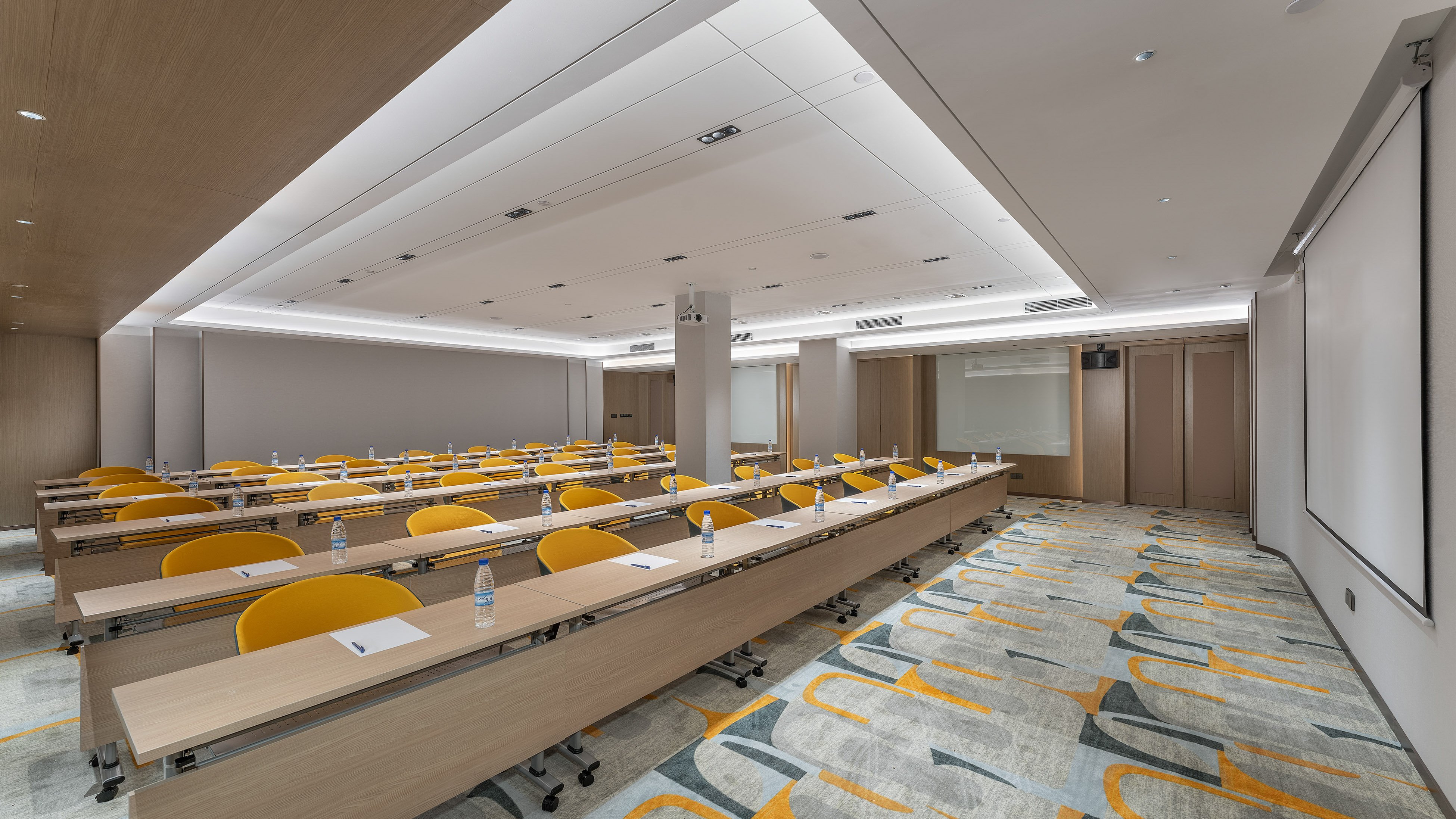 holiday inn express dangdong city center an ihg hotel