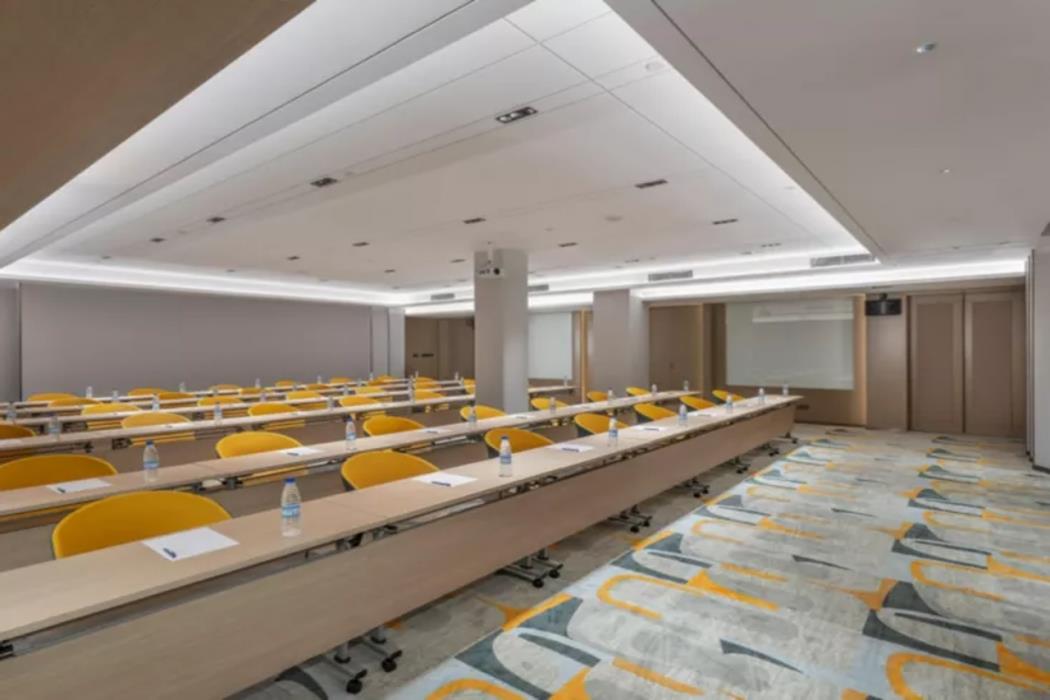 holiday inn express dangdong city center an ihg hotel