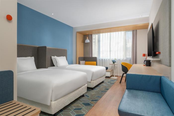 holiday inn express dangdong city center an ihg hotel