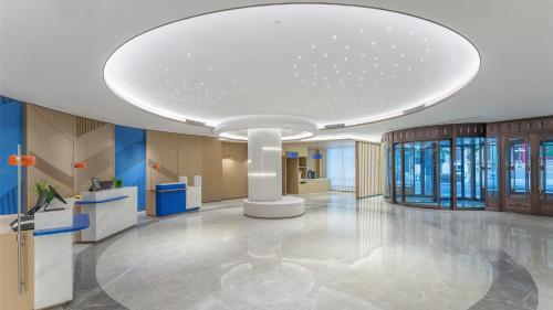 holiday inn express dangdong city center an ihg hotel