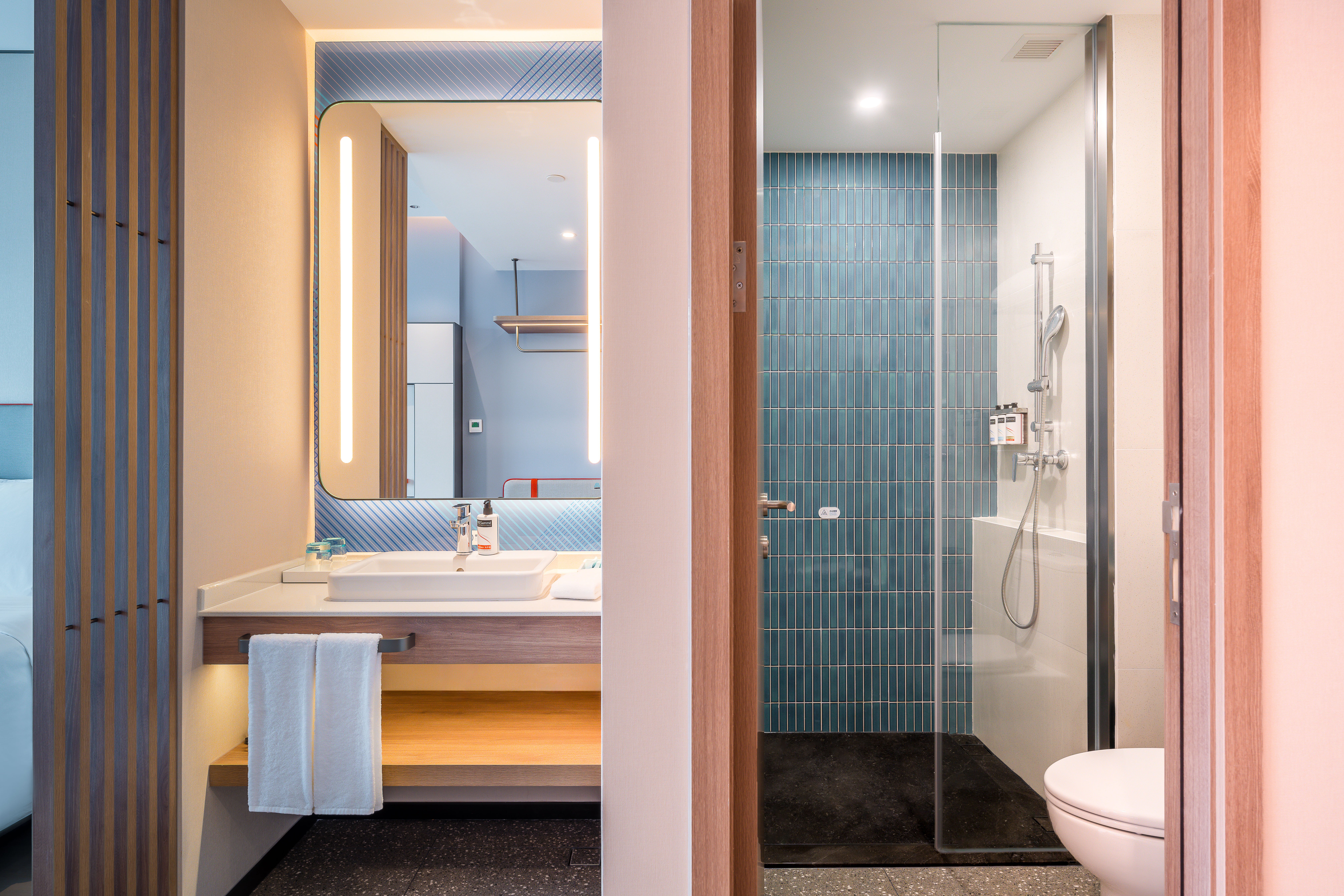 holiday inn express jiangmen east station an ihg hotel