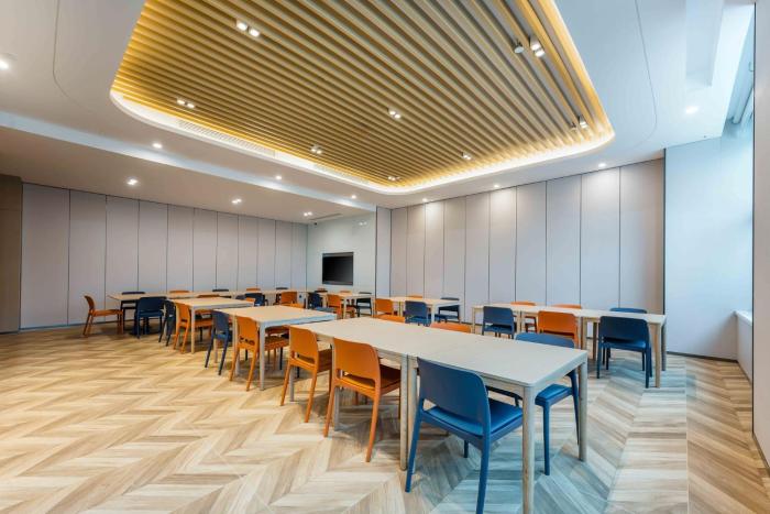 holiday inn express jiangmen east station an ihg hotel