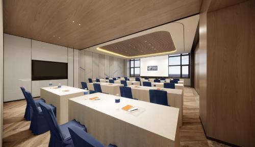 holiday inn express jiangmen east station an ihg hotel