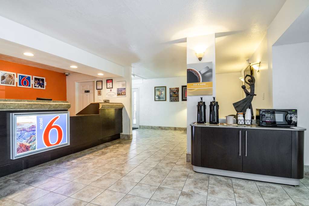 motel 6 glendale az