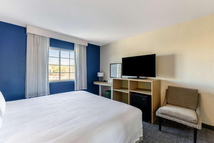 comfort inn and suites north glendale and peoria