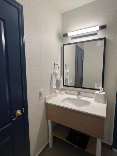 comfort inn and suites north glendale and peoria