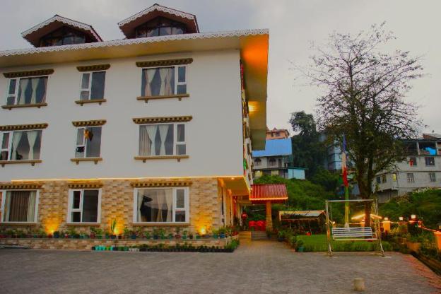 sakura garden retreat ravangla