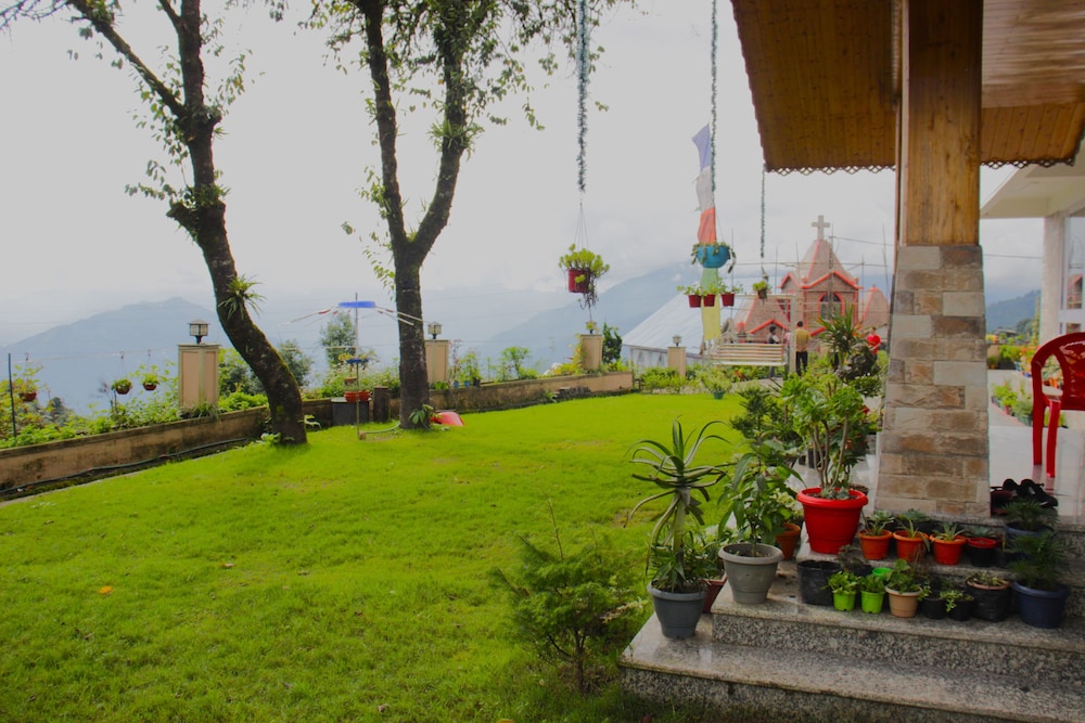 sakura garden retreat ravangla