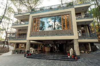 Chillaru Resort,Kasauli>>Chail,2.5 star