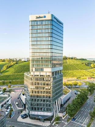 radisson blu hotel at porsche design tower stuttgart