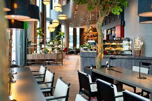 radisson blu hotel at porsche design tower stuttgart