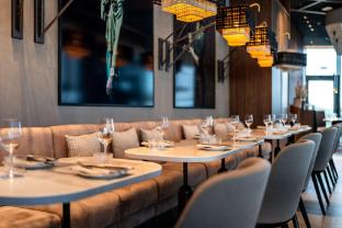 radisson blu hotel at porsche design tower stuttgart