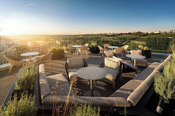 radisson blu hotel at porsche design tower stuttgart