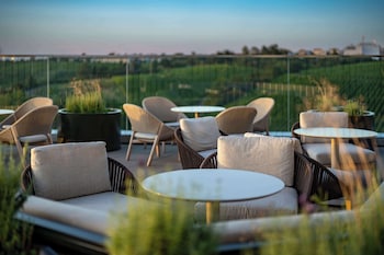 radisson blu hotel at porsche design tower stuttgart