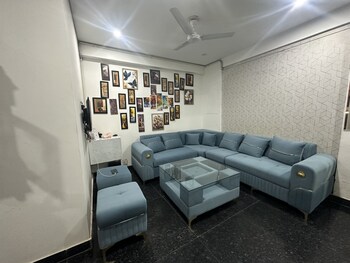Vikrant Residency 59,India>>Gurugram,2.5 star