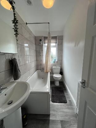 modernised central wigan townhouse sleeps up to 6