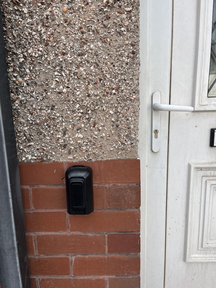 modernised central wigan townhouse sleeps up to 6