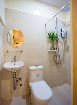 alona beach side inn