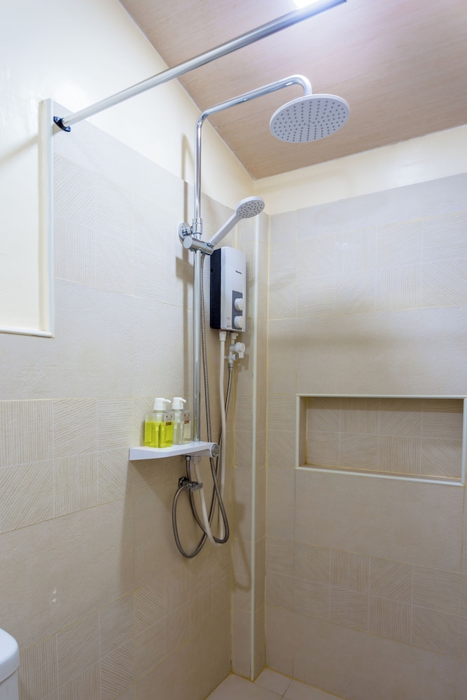 alona beach side inn