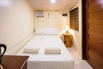 alona beach side inn