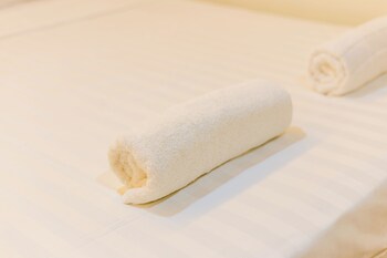 alona beach side inn