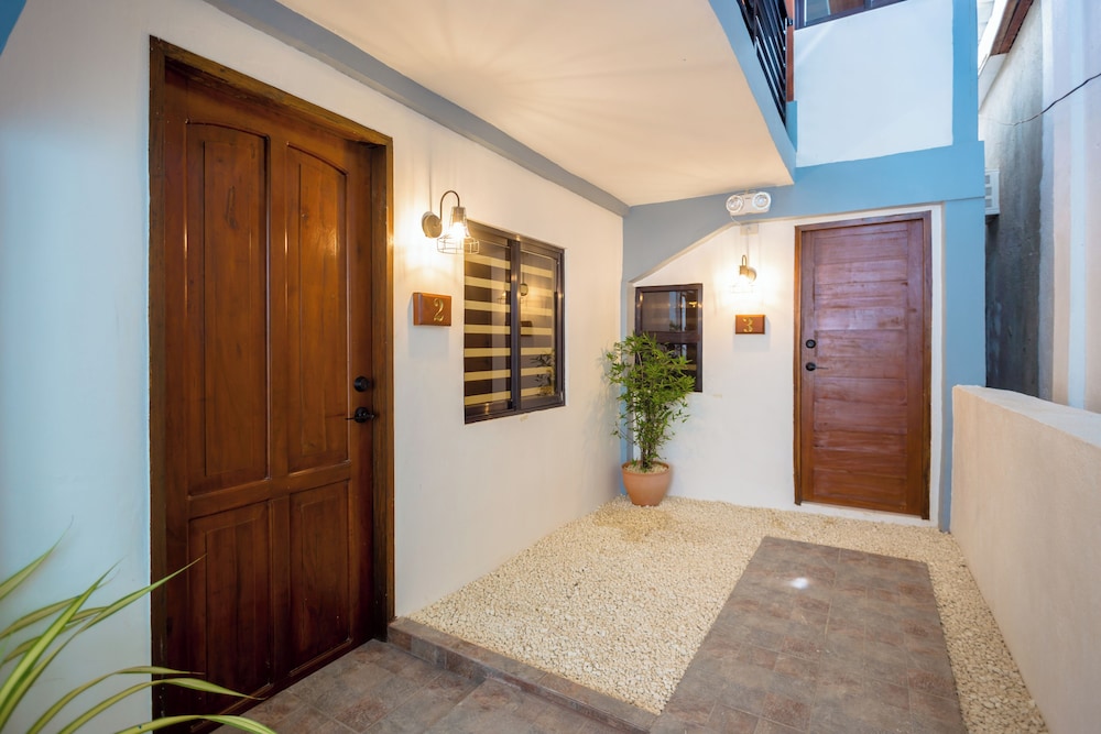 alona beach side inn