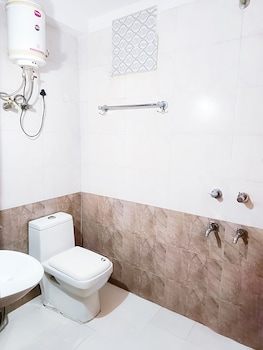 roomshala 118 hotel acclaim 7 sky