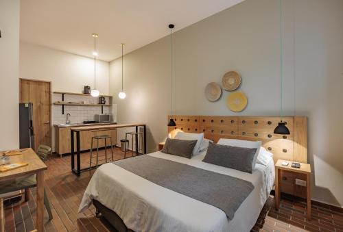 the somos flats laureles