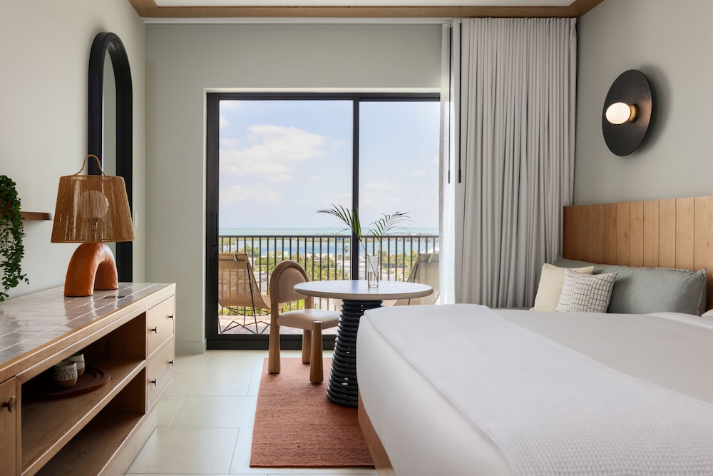 hotel indigo grand cayman an ihg hotel