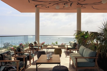 hotel indigo grand cayman an ihg hotel