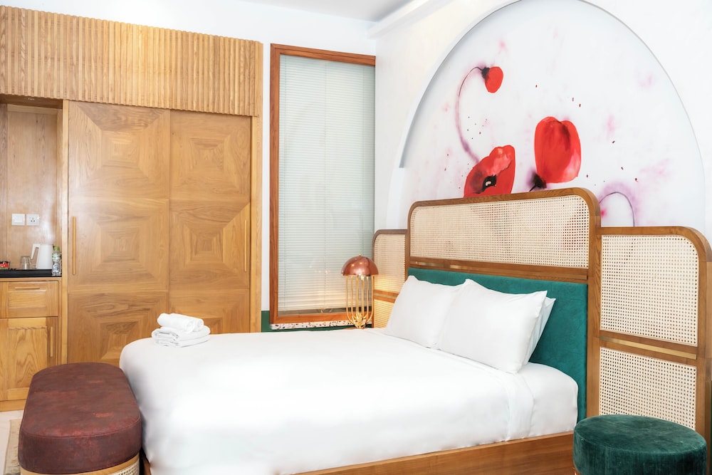 misaki hotel by sazi